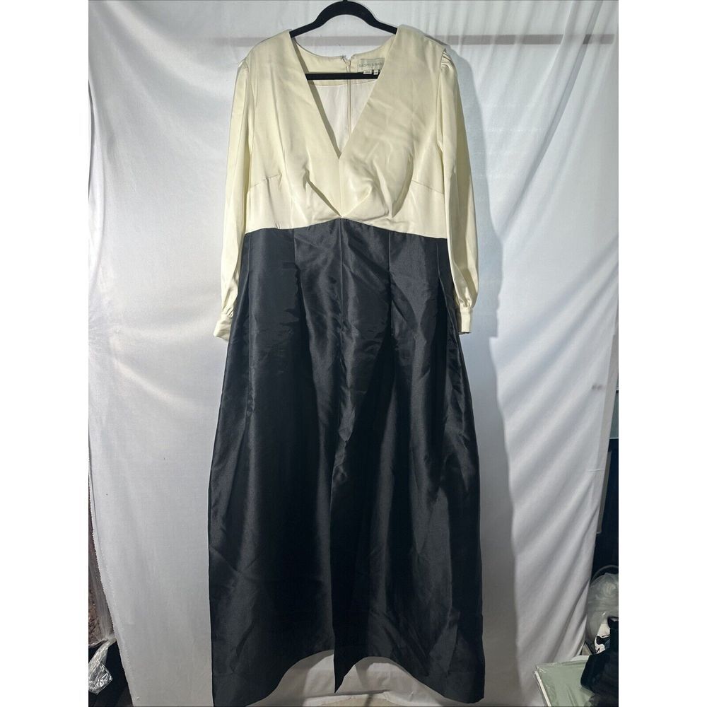 NWD $895 Sachin & Babi [ 20W ] Zoe V Neck Box Pleat Ball‎ Gown Ivory Black - Picture 8 of 14
